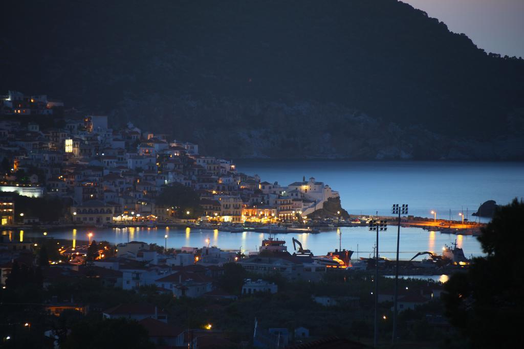 Giasemi Apartments Skopelos Town Bagian luar foto