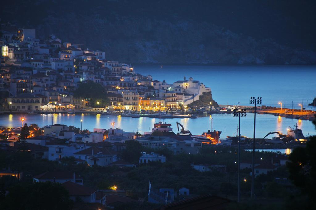Giasemi Apartments Skopelos Town Bagian luar foto