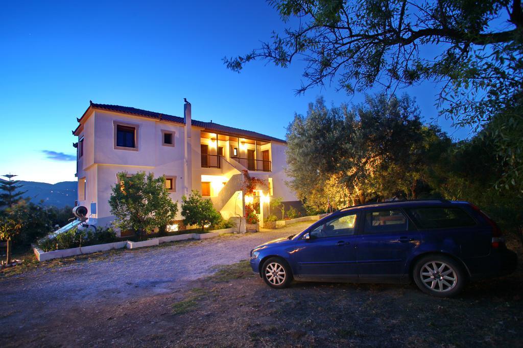 Giasemi Apartments Skopelos Town Bagian luar foto