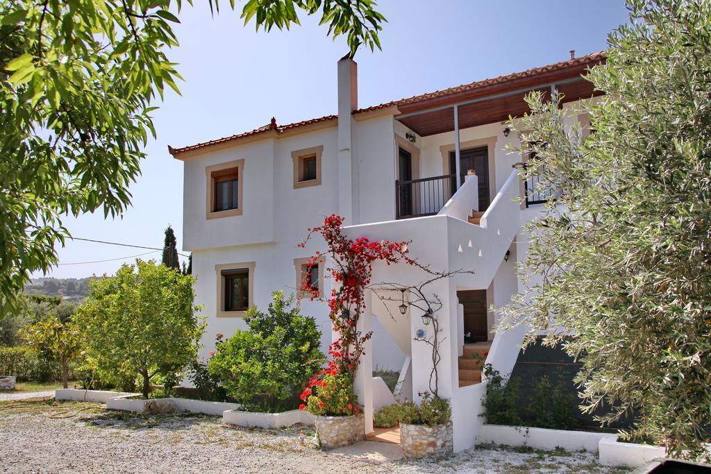 Giasemi Apartments Skopelos Town Bagian luar foto