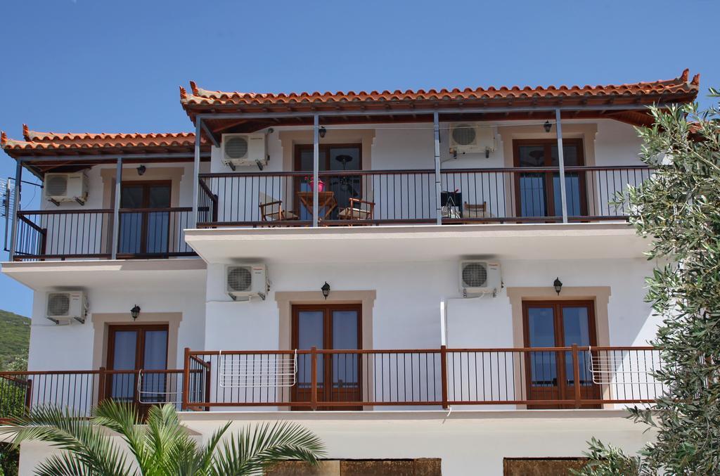 Giasemi Apartments Skopelos Town Bagian luar foto
