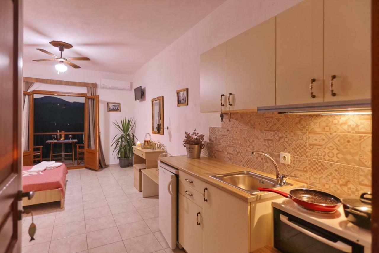 Giasemi Apartments Skopelos Town Bagian luar foto