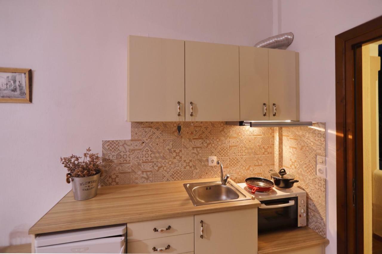 Giasemi Apartments Skopelos Town Bagian luar foto